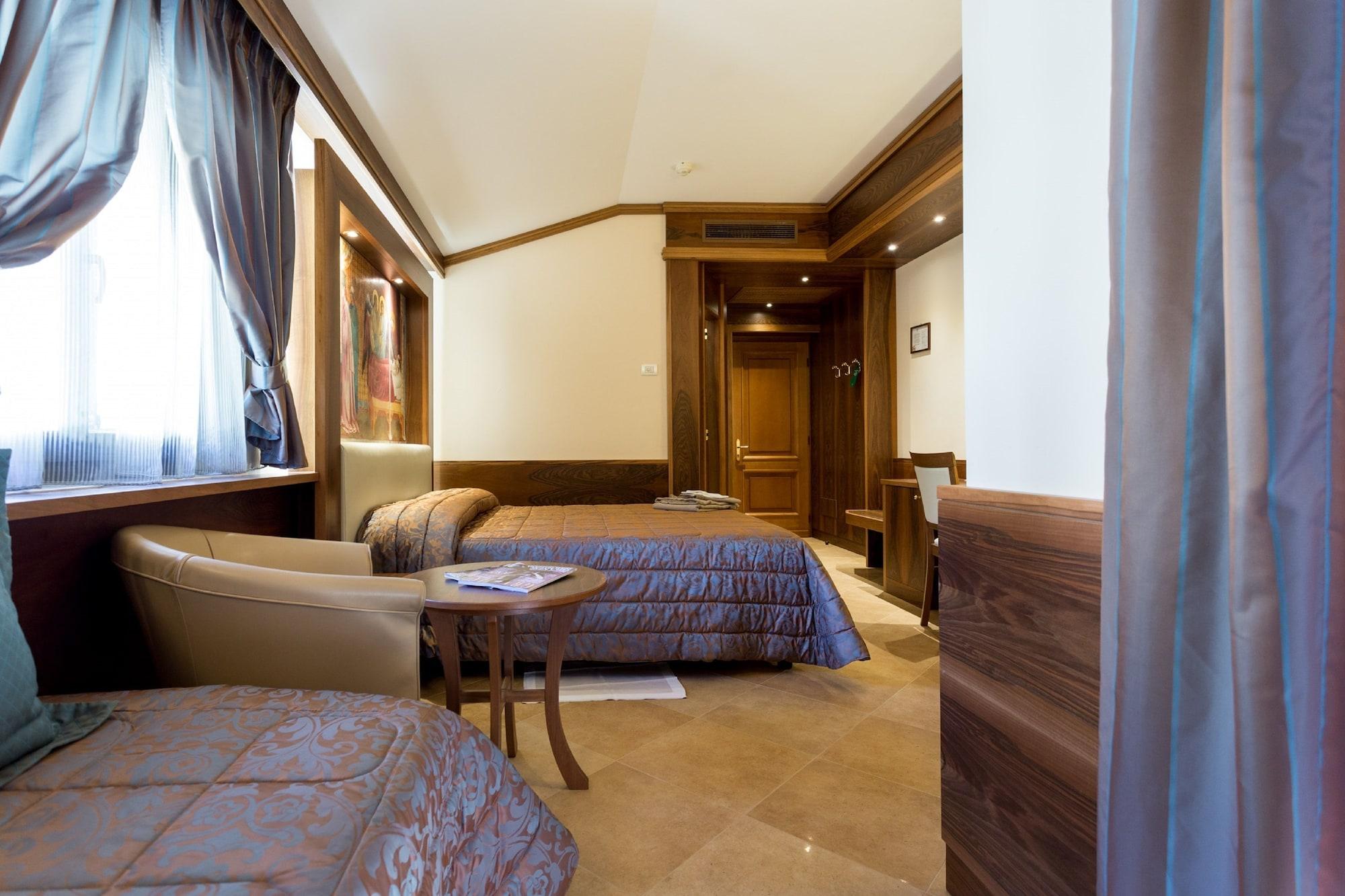 Hotel La Terrazza RESTAURANT&SPA Assisi Esterno foto
