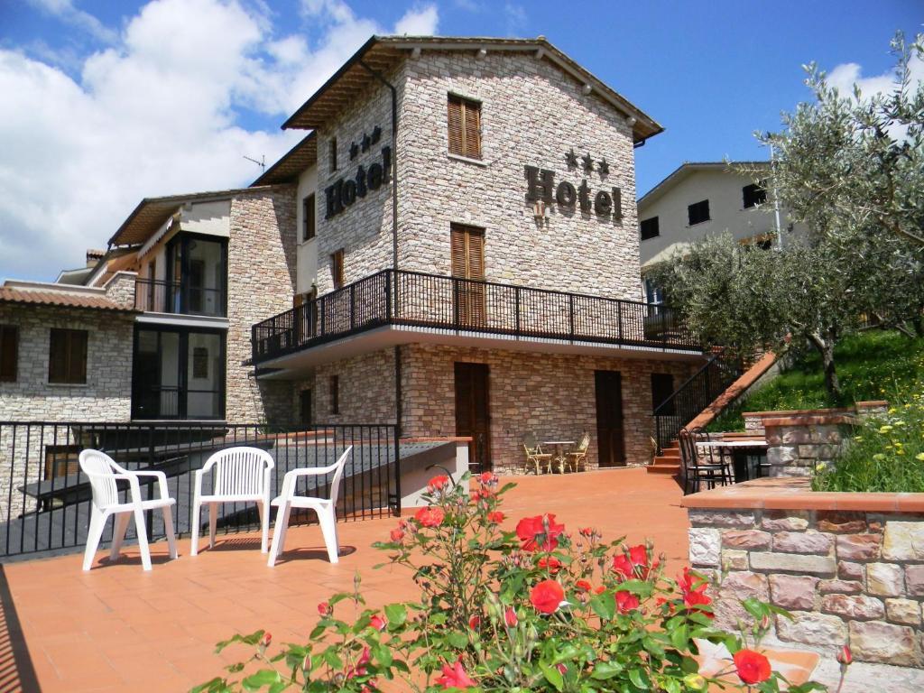 Hotel La Terrazza RESTAURANT&SPA Assisi Esterno foto