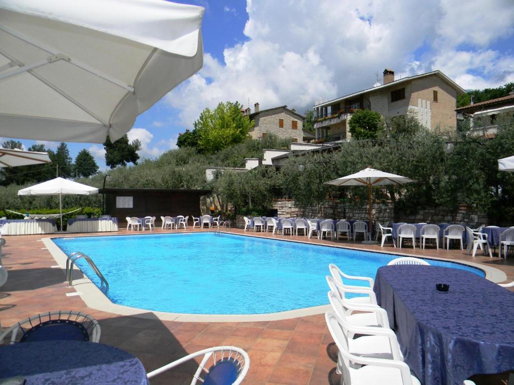 Hotel La Terrazza RESTAURANT&SPA Assisi Esterno foto
