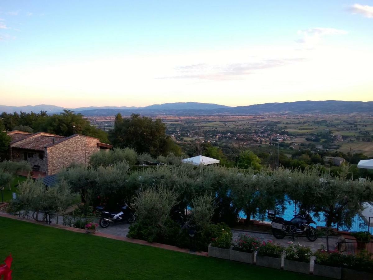 Hotel La Terrazza RESTAURANT&SPA Assisi Esterno foto